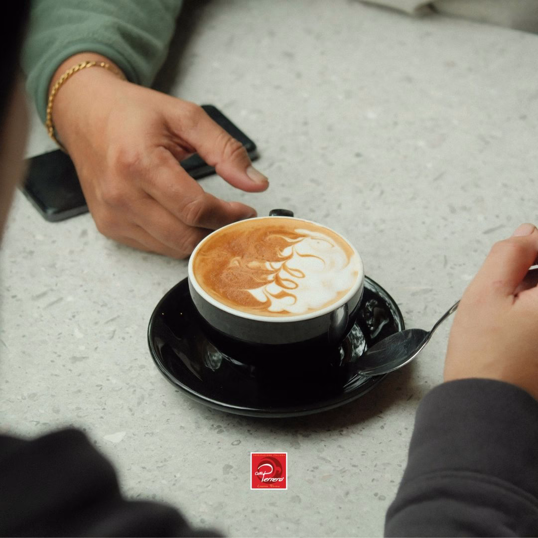 Ci sono momenti che meritano di essere sorseggiati lentamente!
In un mondo che corre sempre troppo veloce, noi di Caffè Perrero crediamo nel potere di una pausa fatta bene. Che sia per condividere un segreto, pianificare il weekend o semplicemente ridere un po', la nostra missione è dare il gusto perfetto a tutti i vostri incontri!
#pausacaffè #coffeetime #caffeperrero #torrefazioneartigianale #coffeeroastercompany #caffè #coffee #familypassionsince1971